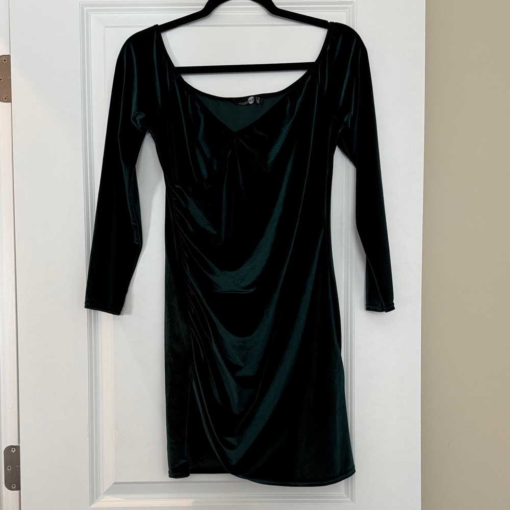Boohoo Dark Green Velvet Long Sleeve Dress